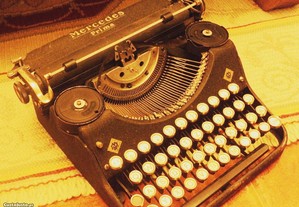 Maquina de escrever antiga Mercedes - 1935
