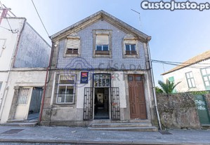 Moradia bi familiar para reconstrução em Matosinho