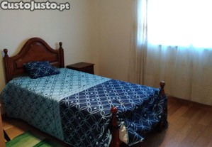 Quarto a estudante menina