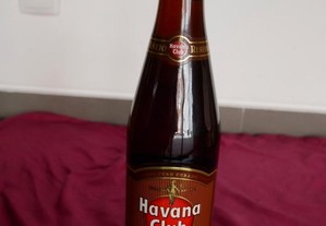 1 Garrafa de Rum Añejo Reserva. Havana Club