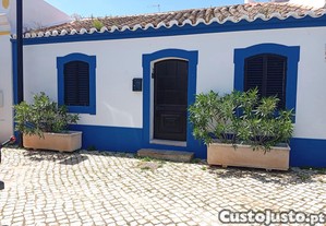 EAR-009 Casa tradicional T2 na tranquila aldeia de Santa Rita