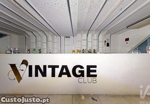 Loja / Estabelecimento Comercial em Lordelo Do Ouro E Massarelos de 155,00 m²