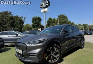 Ford Mustang Mach-E 72.6 kWh Premium AWD - 24