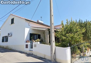 Casa de aldeia T3 em So Pedro de Tomar de 145,00