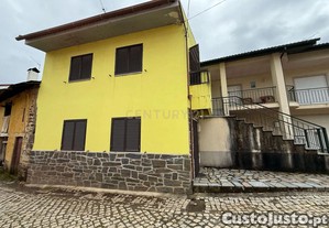 Moradia T2 Em Rabal - S 62.000 