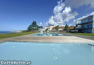Excelente apartamento T2 - Condom�nio de luxo na Nazar� - Vista mar