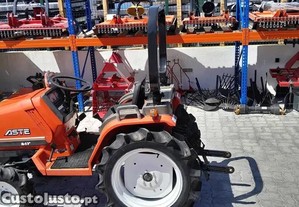 Kubota ASTE A-17/4x4/3cilindros/arco prote��o/Impec�vel