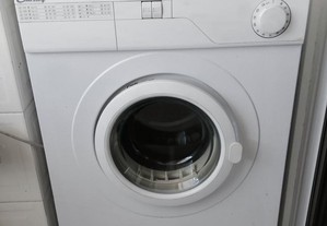 Máquina de secar roupa Candy C57