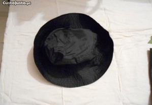 Chapéu preto de verão ou inverno