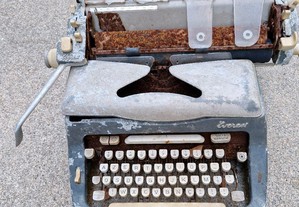 Marca de máquina de escrever Everest antiga