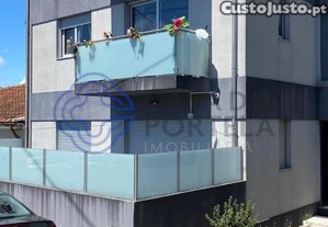 Prédio totalmente reabilitado com 3 T2 em Propried