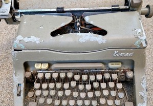 Máquina de escrever de excelente marca Everest de