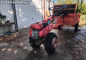 Honda F560 com atrelado e alfaias