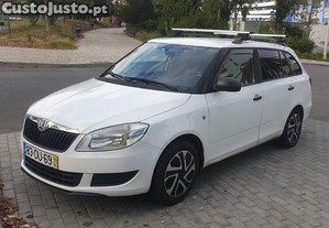 Skoda Fabia comercial 2 lugares