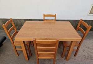 Mesa para cozinha com 4 cadeiras em madeira- Oferta de uma mesa para a sala