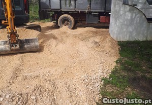 Mini girat�ria e carrinha basculante