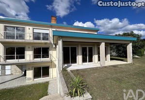 Casa / Villa T4 em Calvos E Frades de 432,00 m²