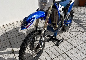 Yamaha YZ250F matriculada