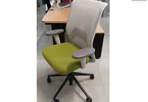 Cadeiras Escritório ID VITRA - Costa Rede Mesh / Tecido Verde Ref. 8029