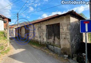 Moradia e Palheiro para em Arouca