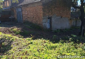 Quintinha c/po�o e terreno - Stone house