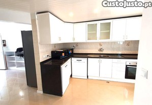 Moradia bi-familiar T9 em Ajuda de 152 m²