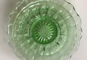 Conjunto de dois pratinhos em vidro esverdeado prensado - Marinha Grande (Portugal) - Séc. XIX/XX