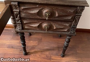 Cama de casal em madeira