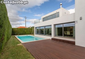 Fantstica Moradia T3+2 na zona norte da Ericeira, com Vista Mar   A 3 km da vila