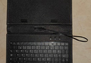 Capa universal 7", com teclado com entrada micro usb "novo, nunca usada" ideal para tablet