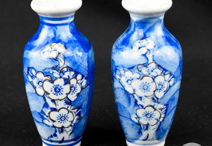 Par de pequenas jarras, Porcelana da China, Decoração Flor de Amendoeira