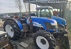 Trator New Holland TD4040F