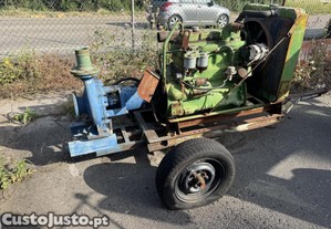 Motobomba com motor John Deere de 4 cilindros