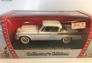 Studebaker Golden Hawk 1958 (branco) Road Signature Esc. 1/43 - como NOVO