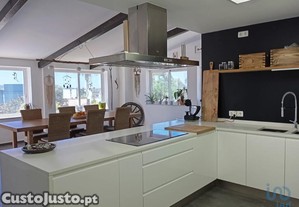 Habitao T3 em Mexilhoeira Grande de 315,00 m