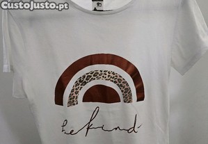 T-shirt com arco-ris