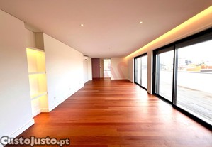 Apartamento T4 Recuado No Coração De Matosinhos Sul.