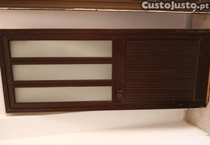 Porta de alumínio lacrado castanho
