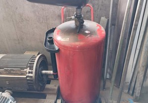 Máquina para retirar óleo de veiculos