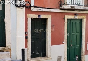 O encanto do Bairro da Bica num T2 Exclusivo.