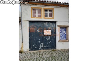 Garagem Na Rua Da Cruz