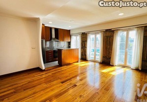 Moradia geminada T5 em Paranhos de 109 m²