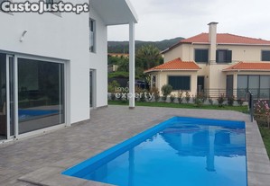 Moradia T3 com piscina nos Prazeres, Calheta