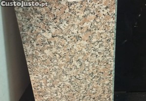 Granito Rosa Arronches polido c/ 40x20x1.5cm