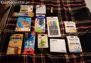 Conjunto Material Escolar ( Tudo Novo e Embalado Ainda )