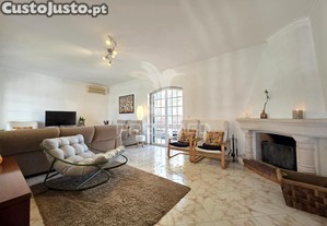 Moradia T4 à venda em Nossa Sra de Fátima, €515.000