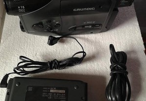 Camera de video VHS-C Grundig 320c