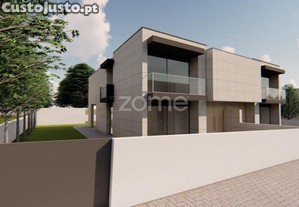 Moradia Geminada Nova T3