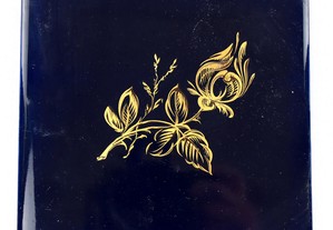 Azulejo da fábrica ARTIBUS desenho a ouro fundo azul cobalto