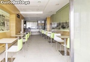 Prédio Torre De Moncorvo Com Loja Comercial